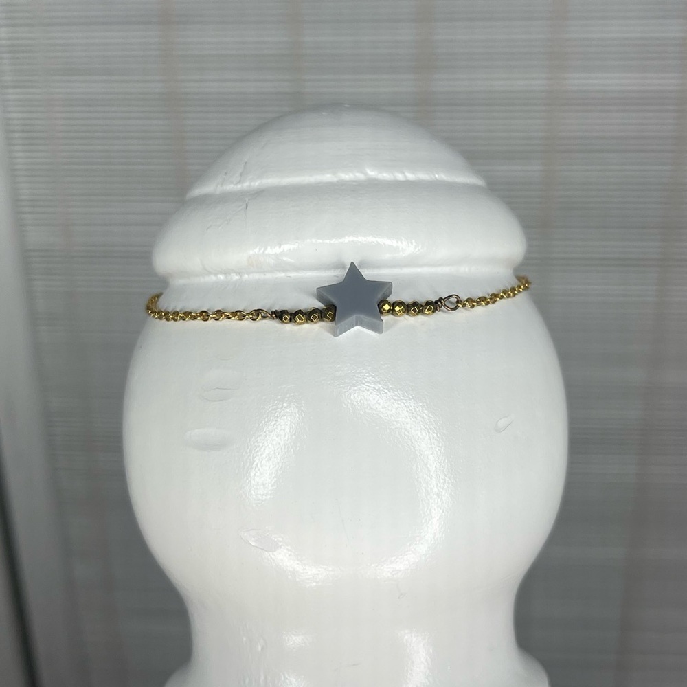 Gold Filled Dainty Star Bracelet Gray Charm Seed Bead Accent Size OS 7”